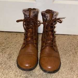 Brown Lace Up Boots with Knit Showing Size 8.5